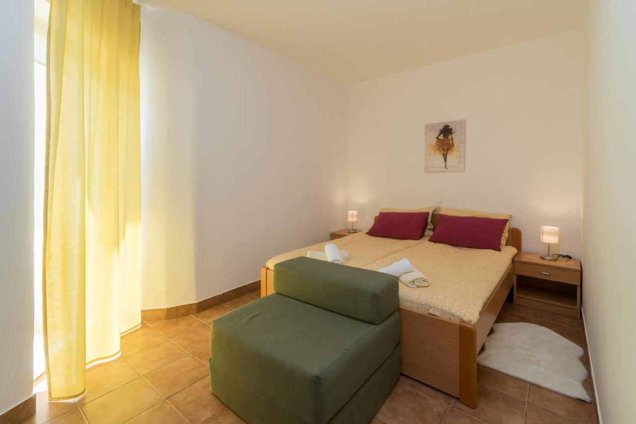 Apartments Bogdanic Krk I 克尔克 外观 照片