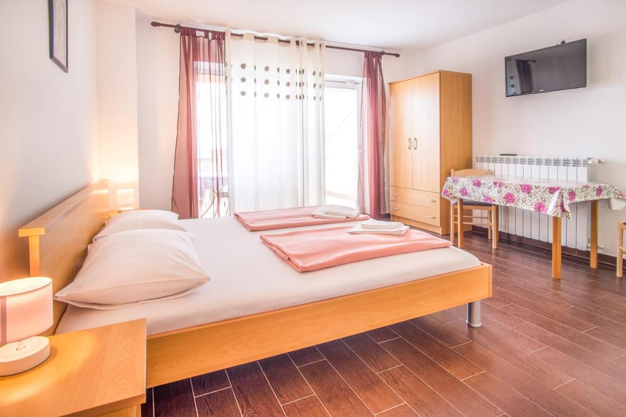 Apartments Bogdanic Krk I 克尔克 外观 照片